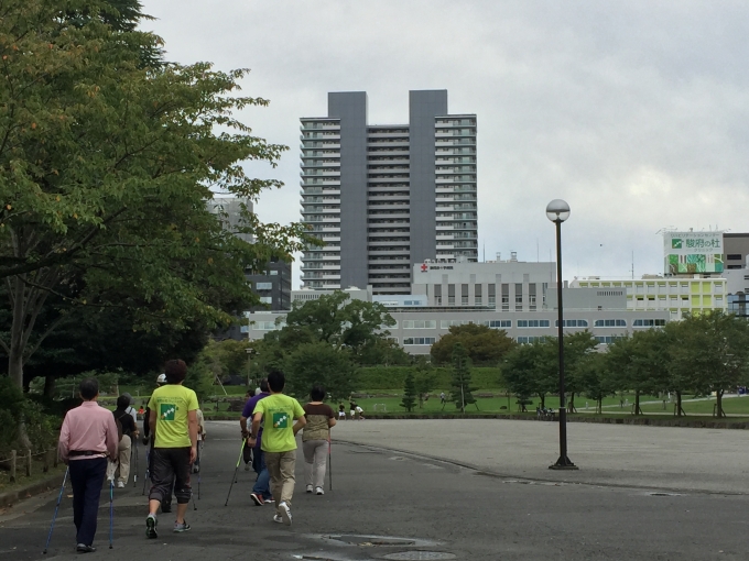 駿府公園でのノルディックウォーキング体験会